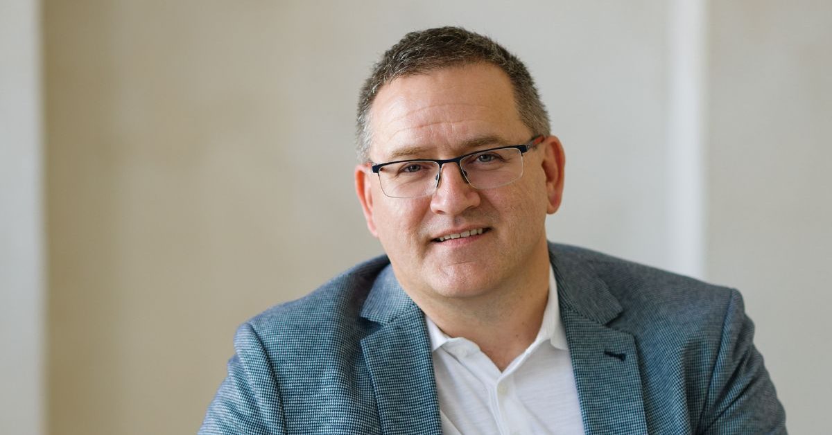 A jogszabály-cunami, ami átprogramozza a magyar cégeket – Beszélgetés Takács Zsolttal az ESG-ről és az ESPR-ről